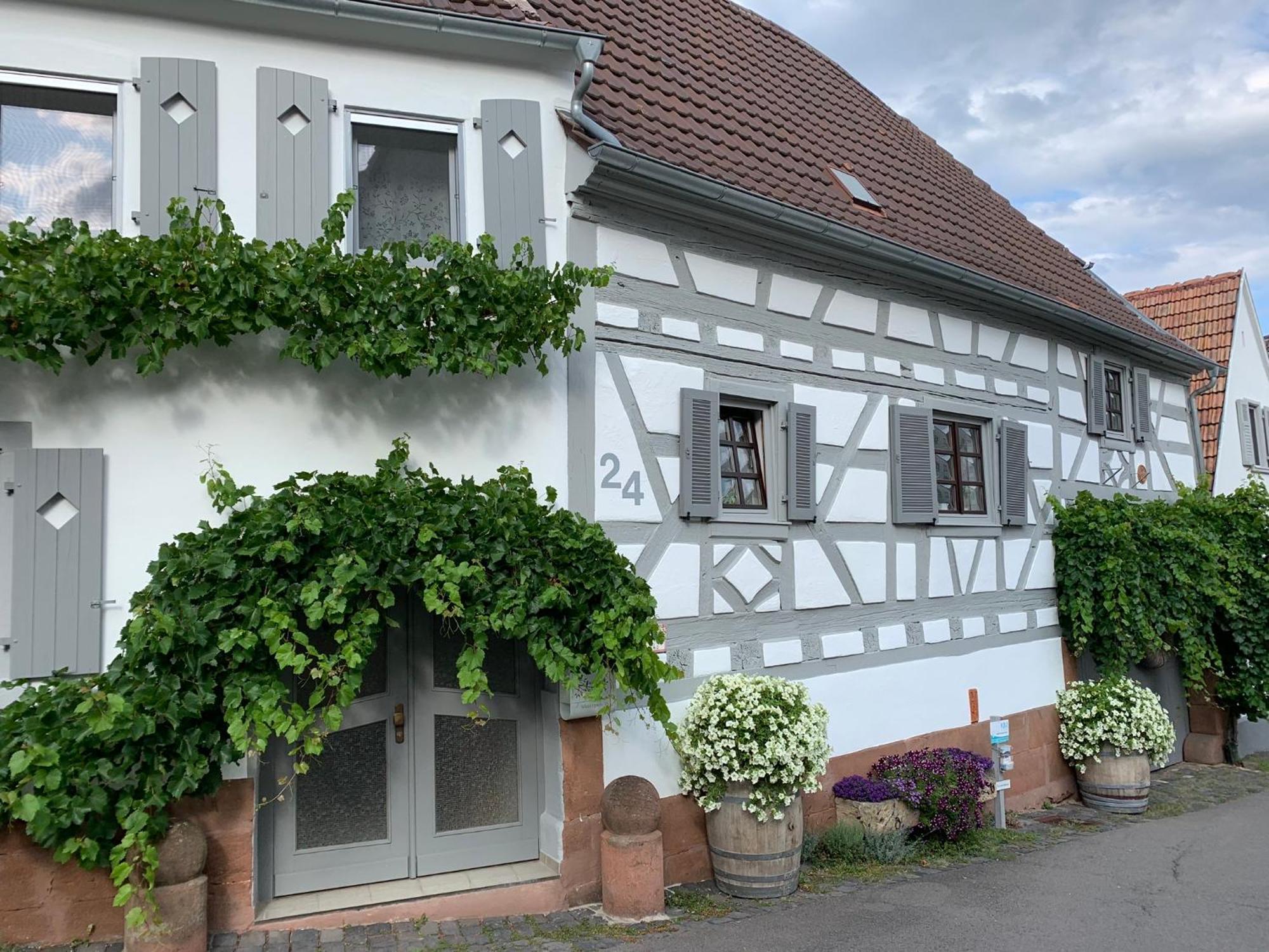 Ferienwohnung Sambachhaus Глайсцеллен-Глайсхорбах Экстерьер фото
